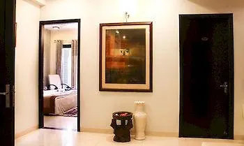 Oyo Premium South City I Gurgaon Hotell