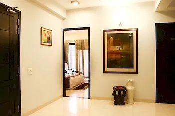 Oyo Premium South City I Gurgaon
