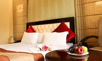 Oyo Premium South City I Gurgaon 3*,