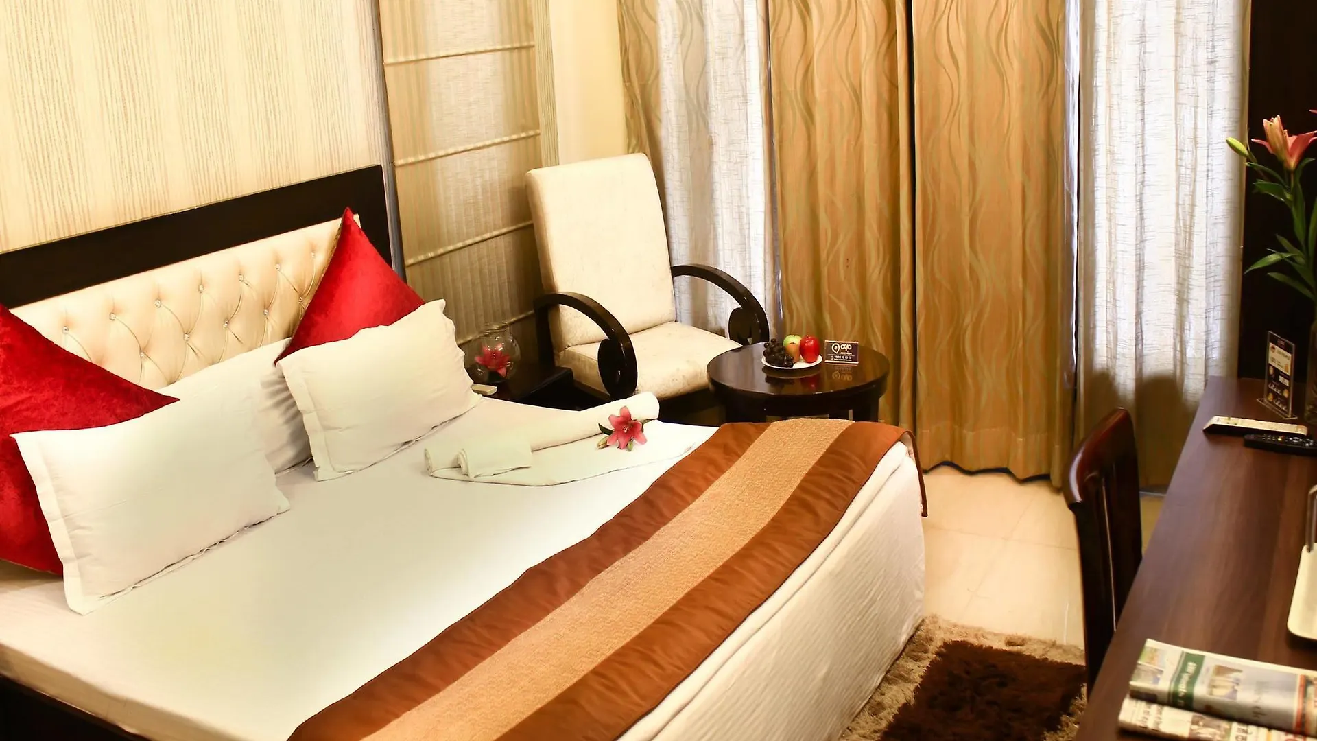 Oyo Premium South City I Gurgaon Indien